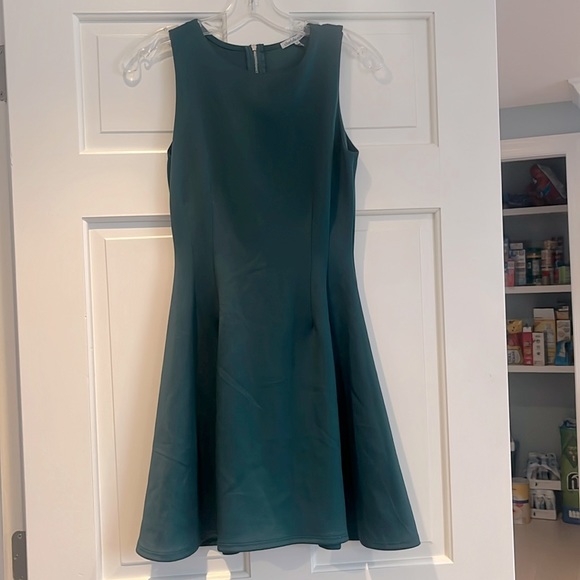 Women’s Charlotte Russe green sleeveless dress - Picture 1 of 3